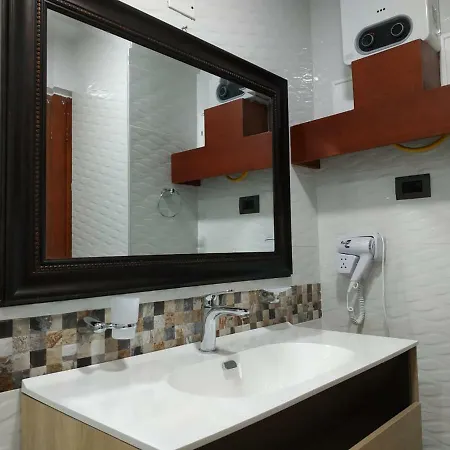 Decor Inn *